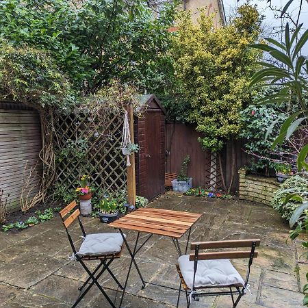 Cosy House With A Garden Villa London Exterior photo