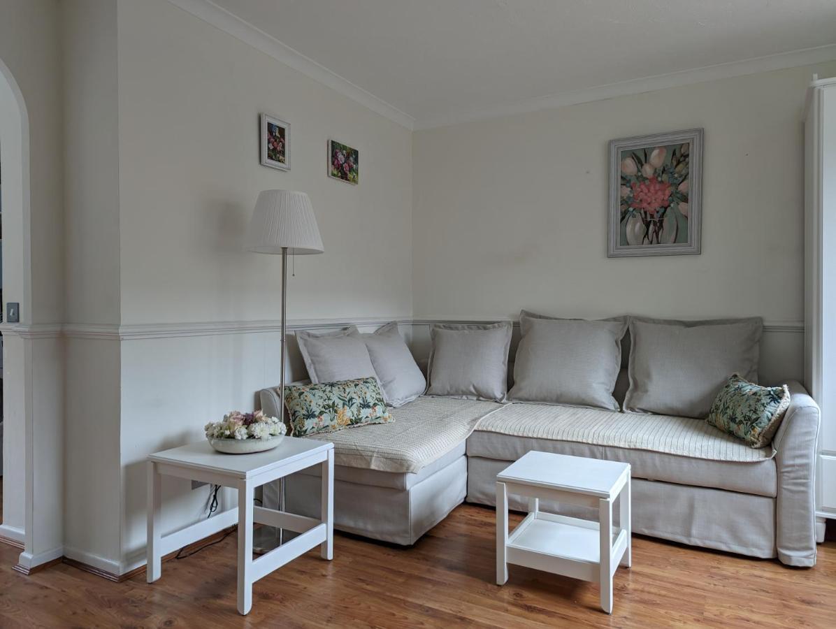 Cosy House With A Garden Villa London Exterior photo